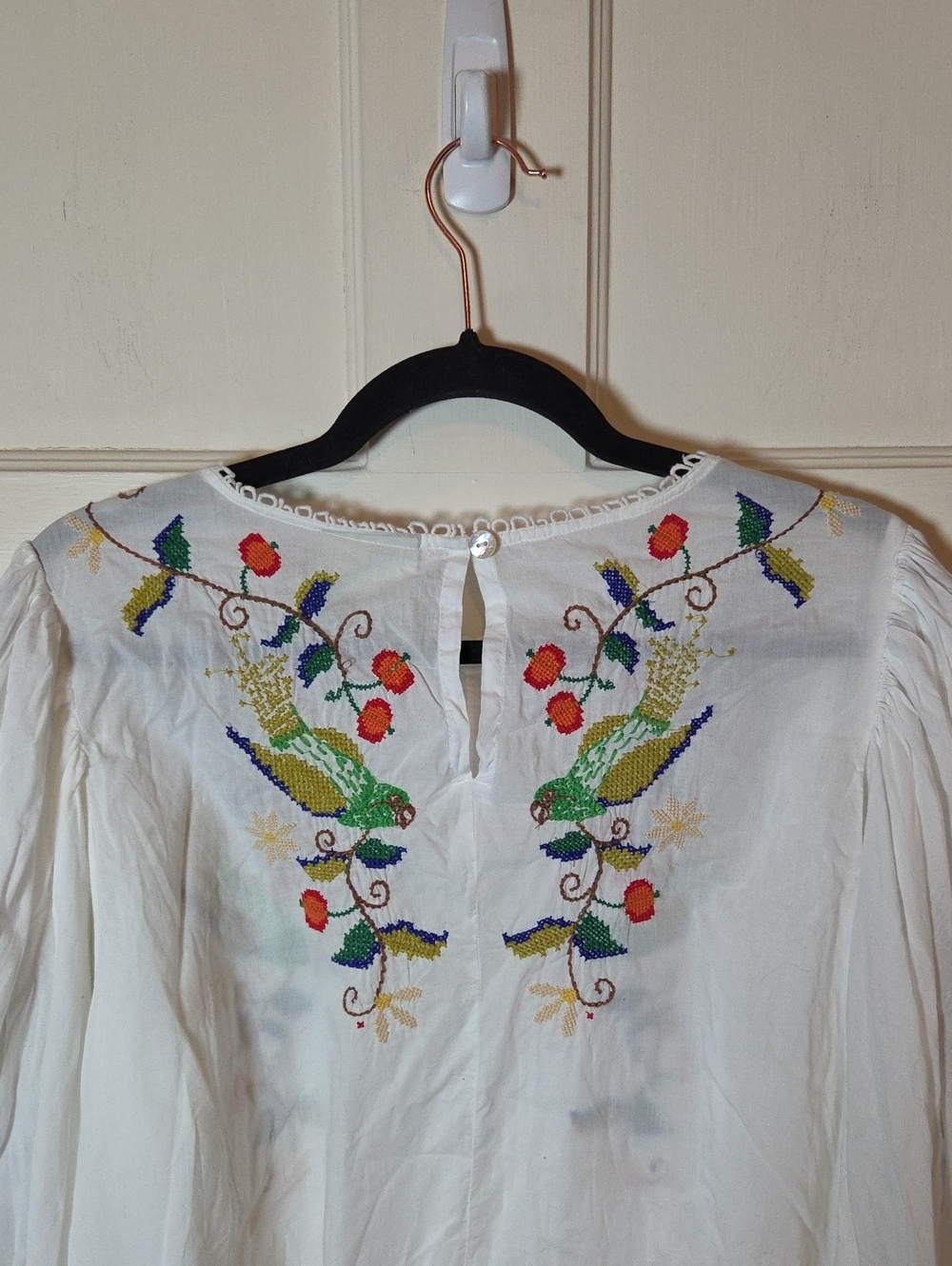 FARM Rio Pitanga Embroidered Blouse In White Multi Color Embroudery Size Large - Picture 15 of 16